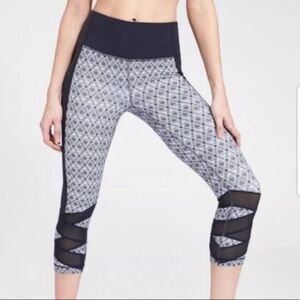 ATHLETA Mosaic Mantra Mesh Crop Leggings XS